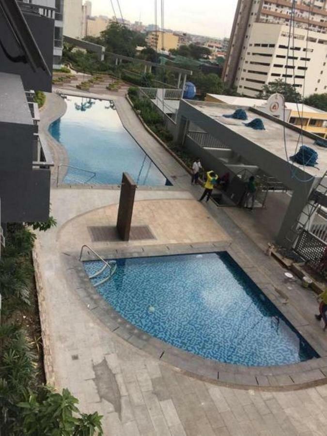 Cubao Manhattan Heights Unit 5A Tower C Quezon City Exterior foto