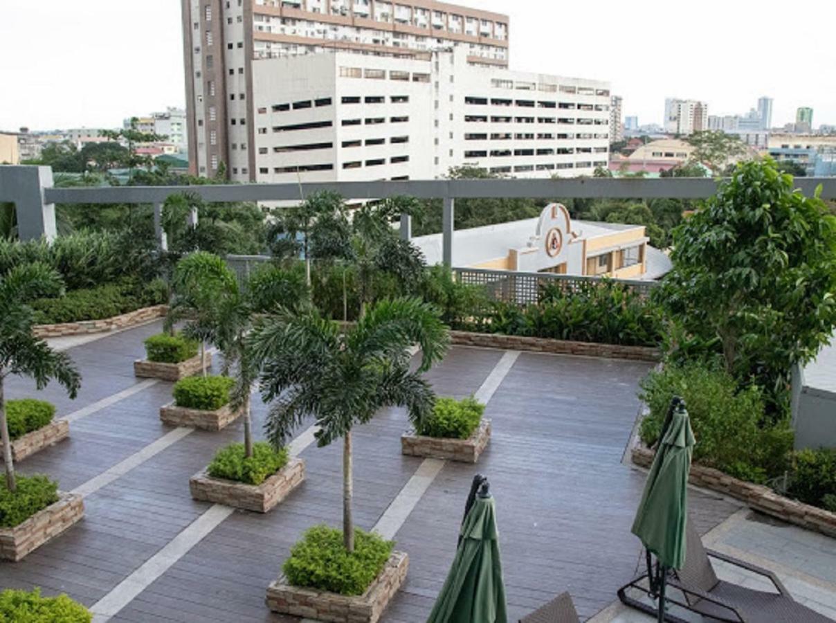 Cubao Manhattan Heights Unit 5A Tower C Quezon City Exterior foto