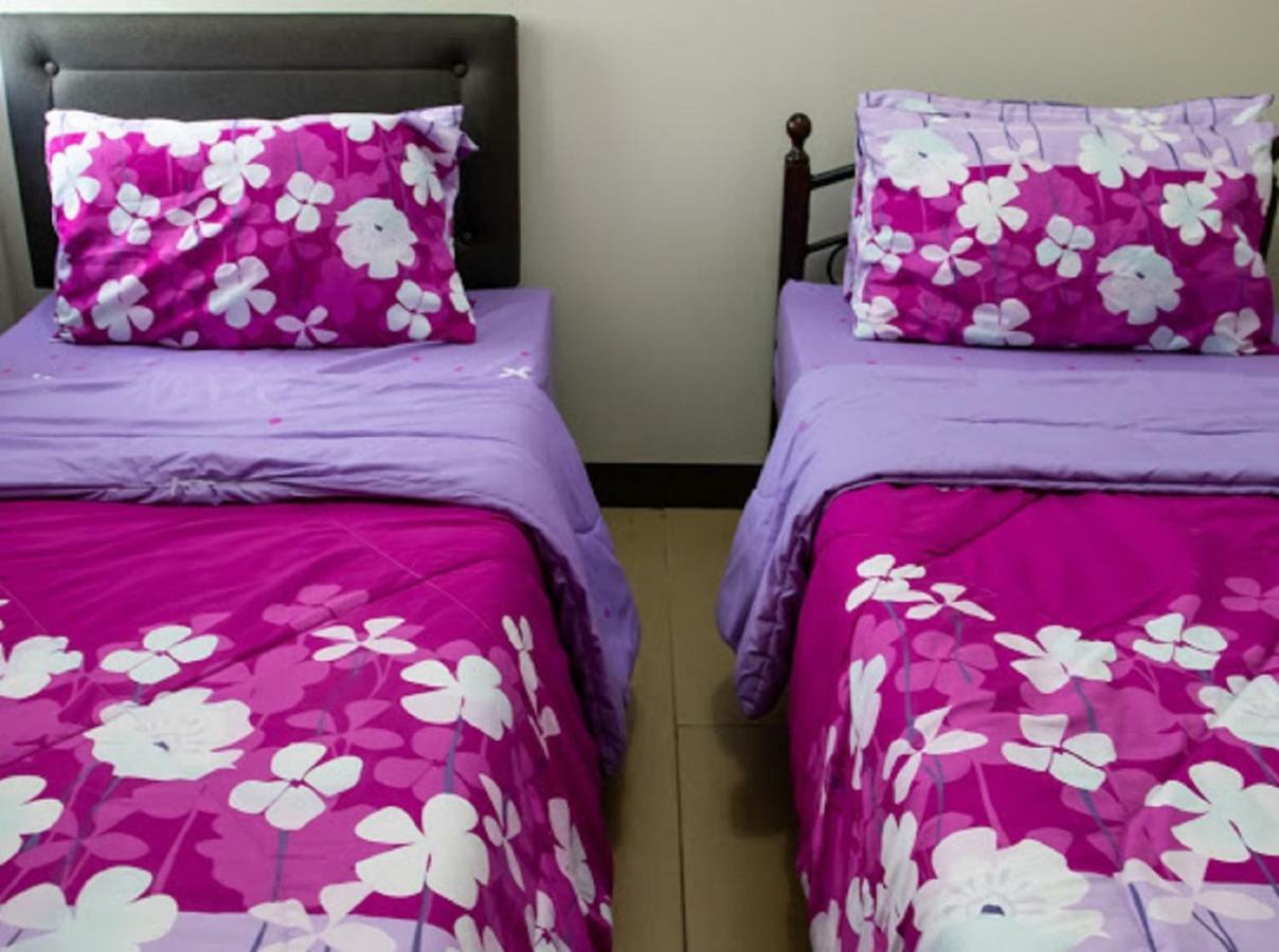 Cubao Manhattan Heights Unit 5A Tower C Quezon City Exterior foto